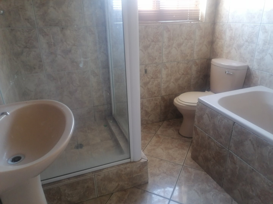 3 Bedroom Property for Sale in Vista Park Free State